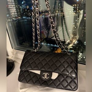 Elegant Black Quilted Shoulder Bag with Silver Chain